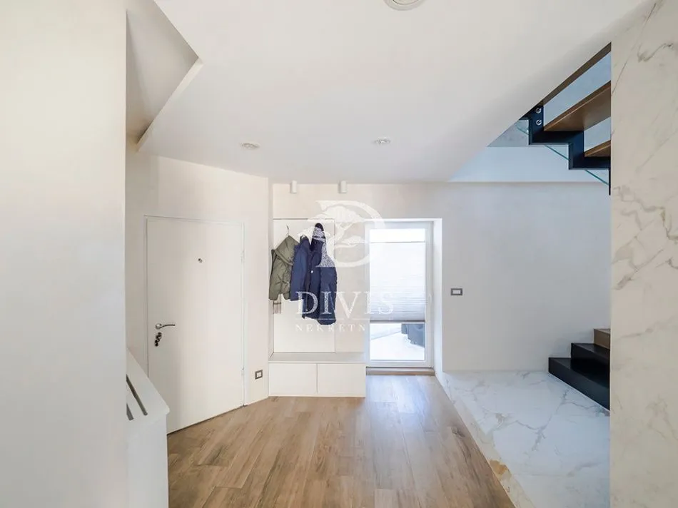 Sale, three bedroom apartment, 158m², Zvezdara Sve Podlokacije, Beograd