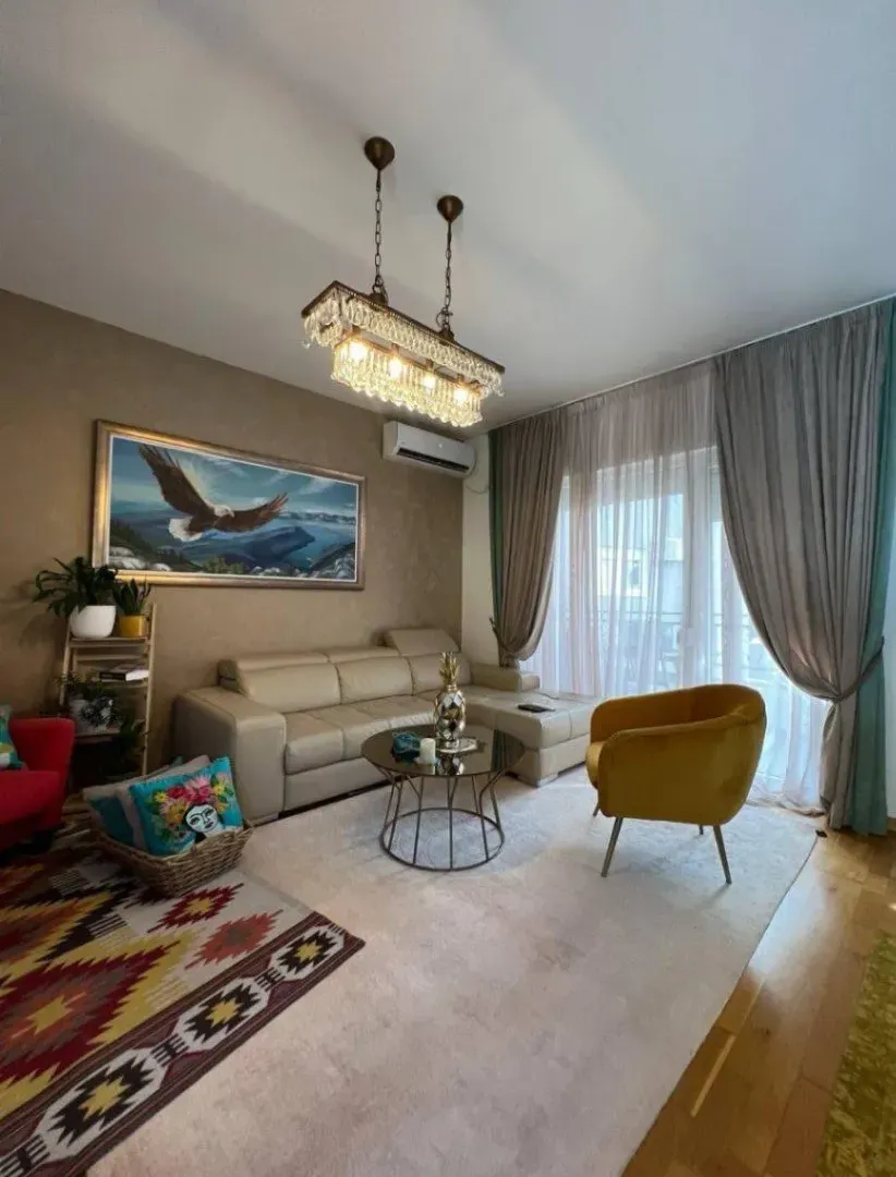 Izdavanje, dvosoban stan, 70m², Dubovica, Budva