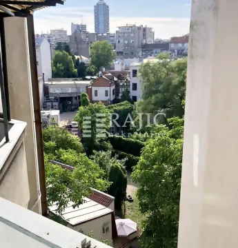 View of the city and greenery from the terrace. - image 9