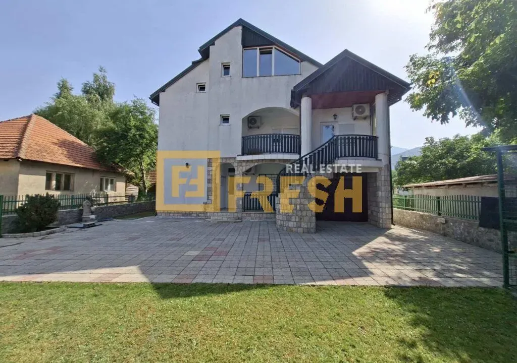 Sale, house, 310m², Kolašin, Crna Gora