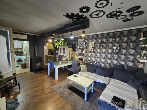 Sale, house, 203m², Salajka, Novi Sad Sve Podlokacije - image 2