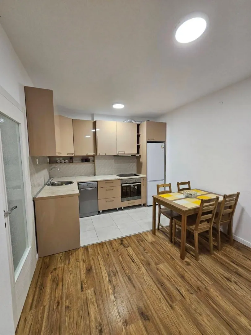 Rent, two bedroom apartment, 55m², Centar, Bar