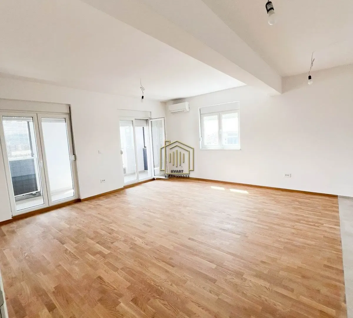 Prodaja, trosoban stan, 106m², Stari Aerodrom, Podgorica