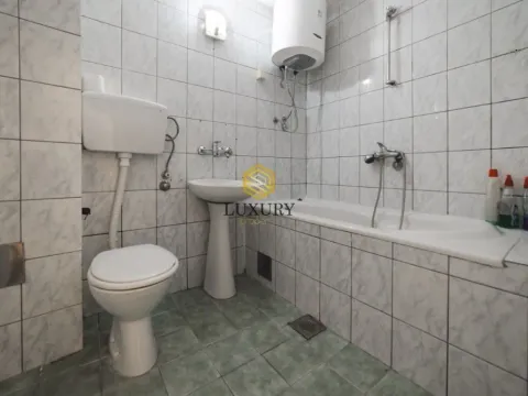 Prodaja, dvosoban stan, 62m², Stari Aerodrom, Podgorica - image 9