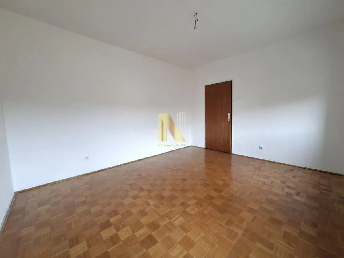 Prodaja, četvorosoban stan, 95m², Sajmište, Novi Sad