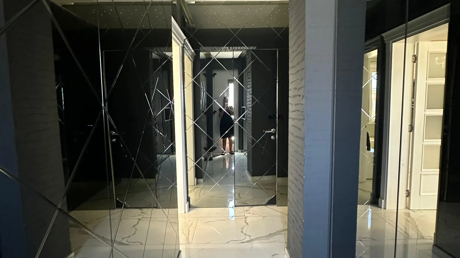 Rent, one bedroom apartment, 63m², Centar, Tivat