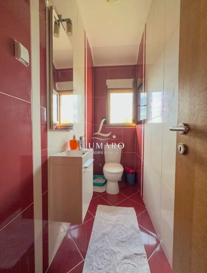 Prodaja, četvorosoban stan, 196m², Centar, Podgorica
