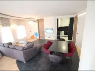 Izdavanje, četvorosoban stan, 150m², Savski Venac, Beograd - image 1