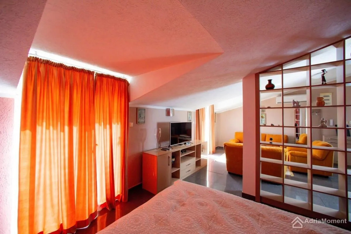 Sale, house, 300m², Krimovica, Kotor