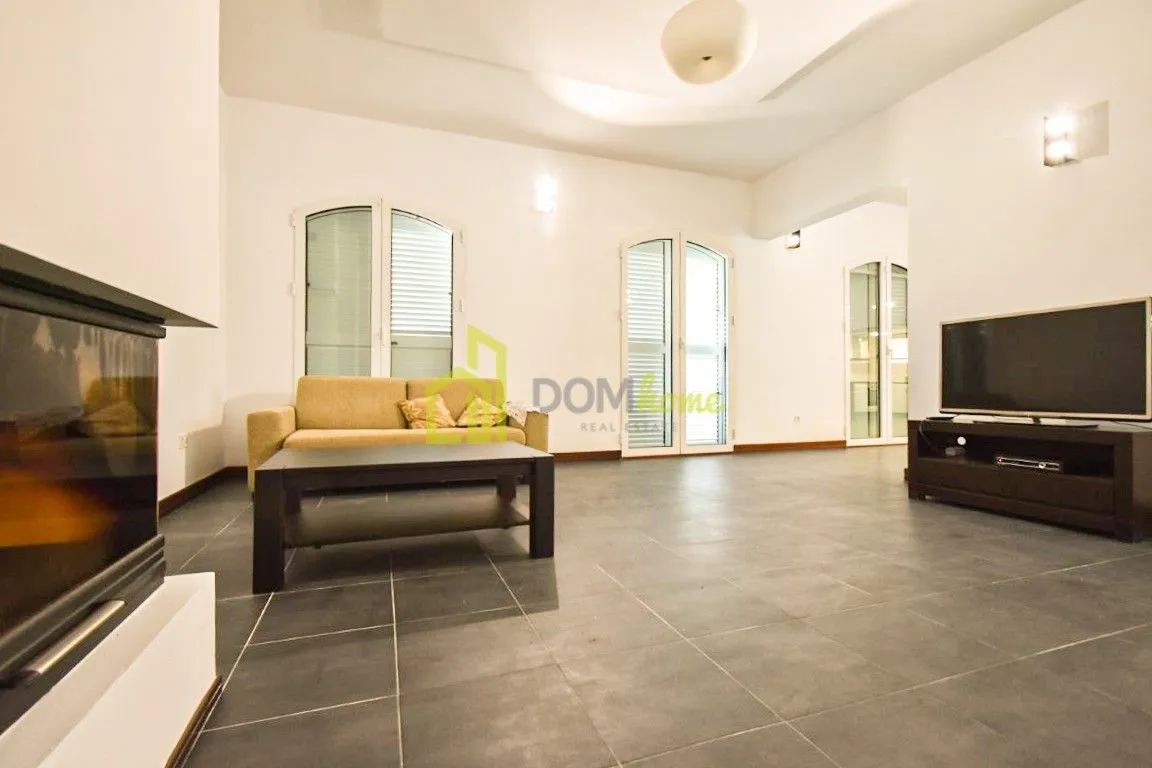 Prodaja, kuća, 230m², Mareza, Podgorica