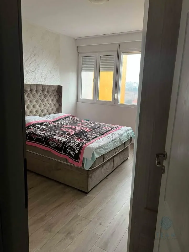 Rent, three bedroom apartment, 100m², Pejton, Podgorica