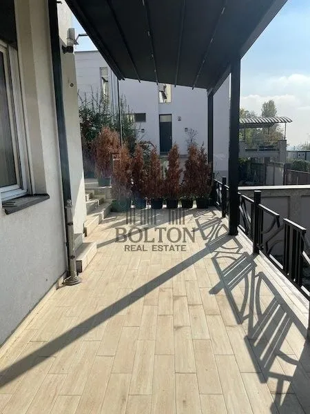 Prodaja, četvorosoban stan, 195m², Centar, Požarevac