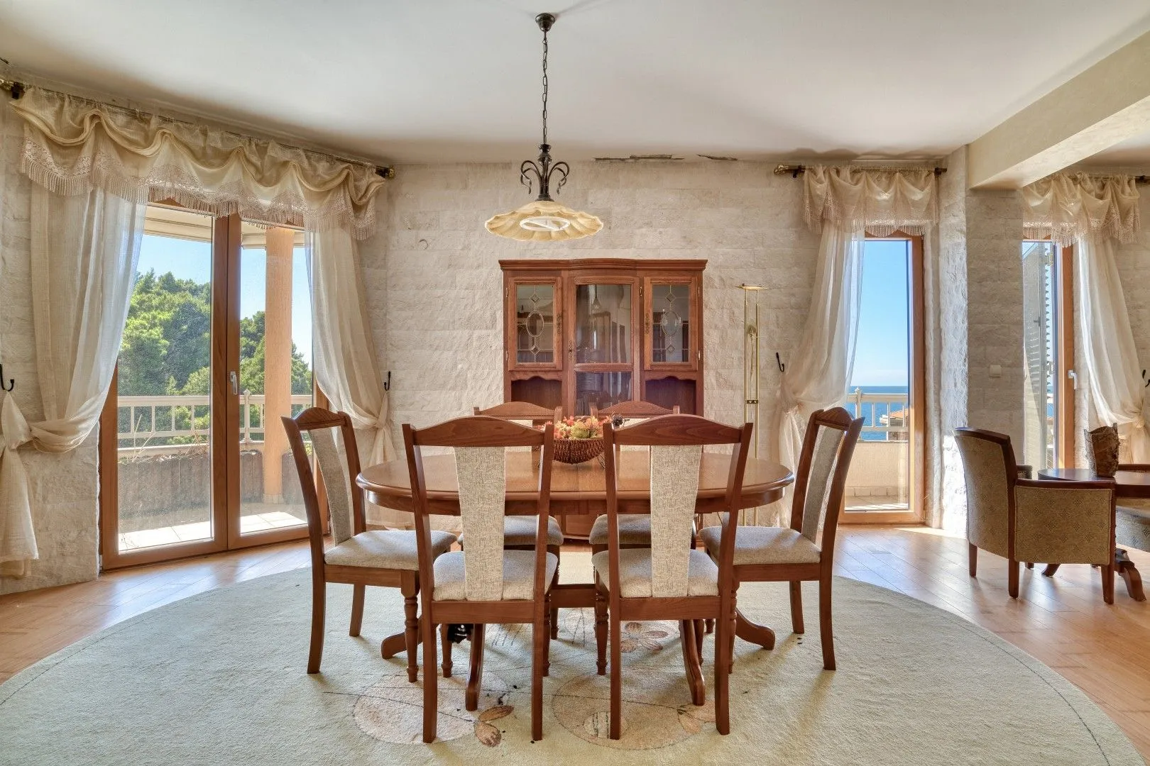 Sale, three bedroom apartment, 146m², Sveti Stefan, Budva