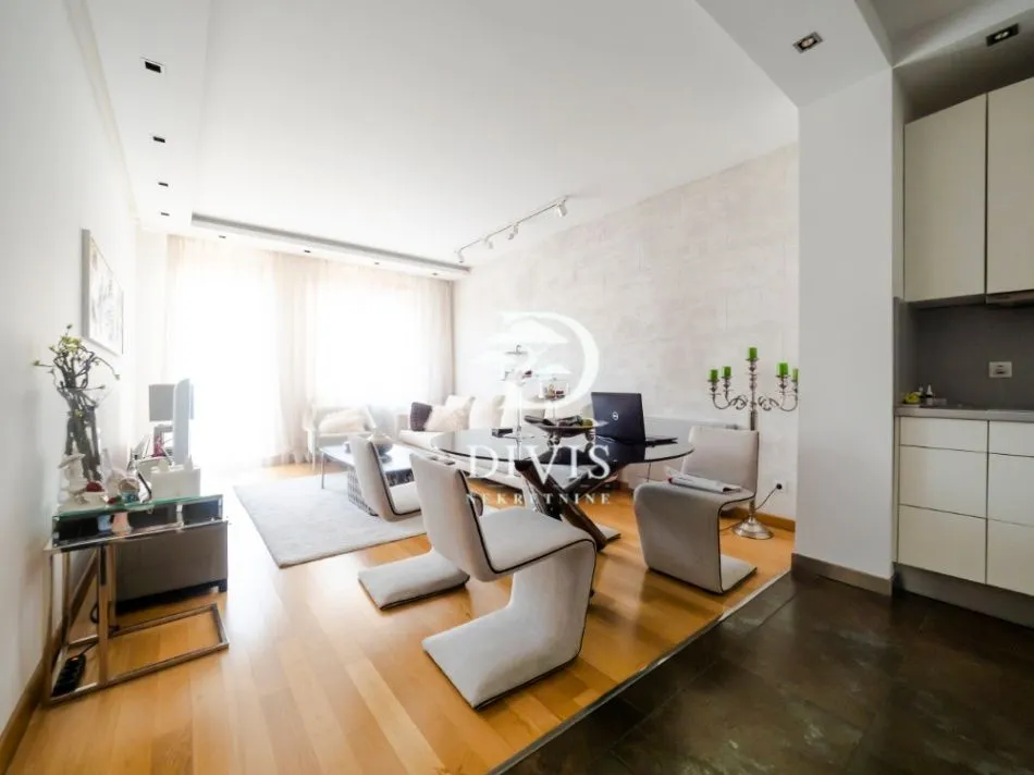Prodaja, trosoban stan, 76m², Vračar Hram, Vračar Sve Podlokacije