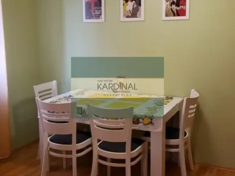 Izdavanje, trosoban stan, 73m², Centar, Jagodina - image 16