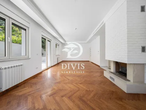 Sale, house, 500m², Zvezdin Stadion, Beograd - image 19