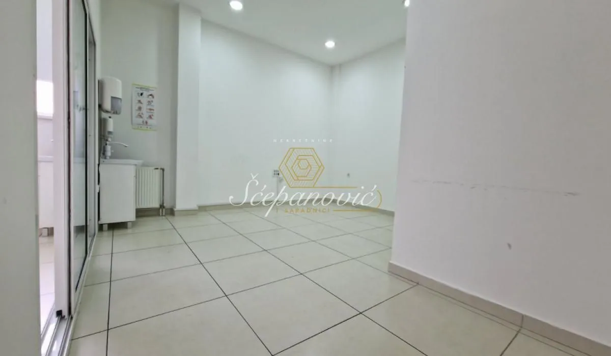 Sale, office space, 155m², Podbara, Novi Sad Sve Podlokacije