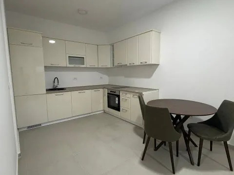 Prodaja, jednosoban stan, 76m², Tivat, Crna Gora - image 1