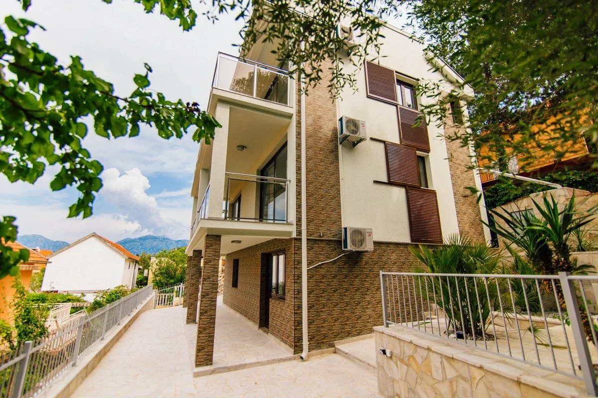 Prodaja, kuća, 240m², Krašići, Tivat