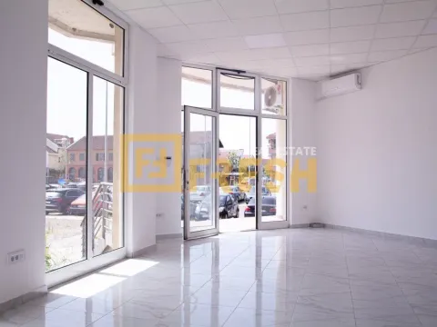 Izdavanje, poslovni prostor, 84m², Stari Aerodrom, Podgorica - image 4