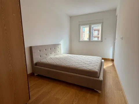 Prodaja, dvosoban stan, 72m², New City, Podgorica - image 12