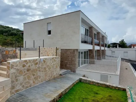 Prodaja, kuća, 90m², Tivat, Crna Gora - image 2