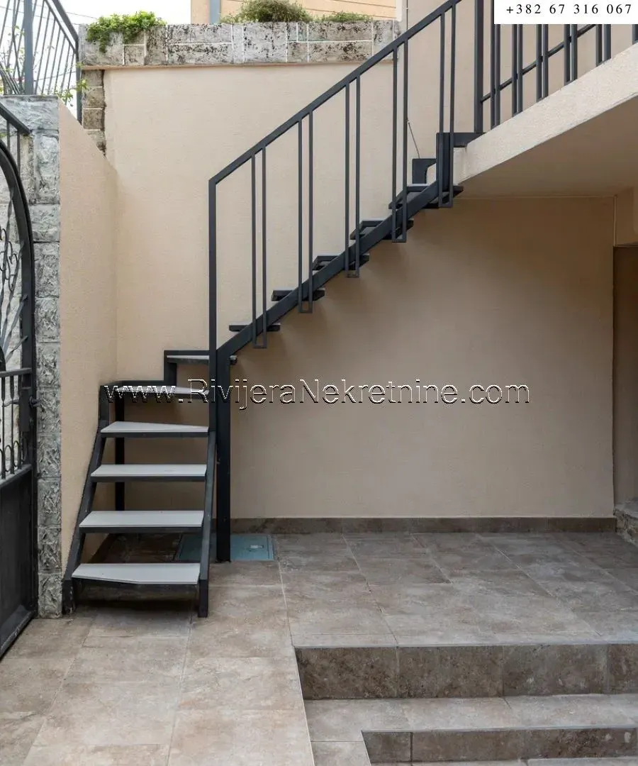 Prodaja, kuća, 110m², Škaljari, Kotor