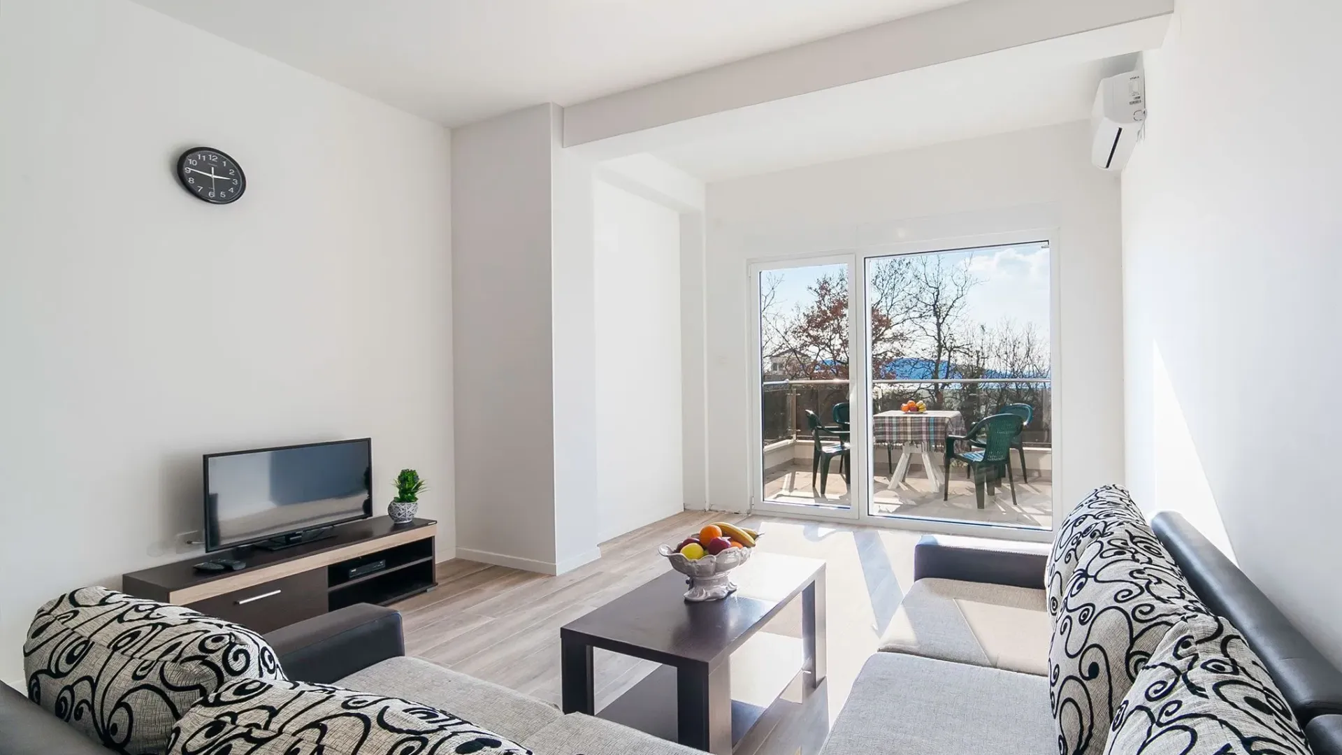 Rent, apartment, 63m², Bečići, Budva