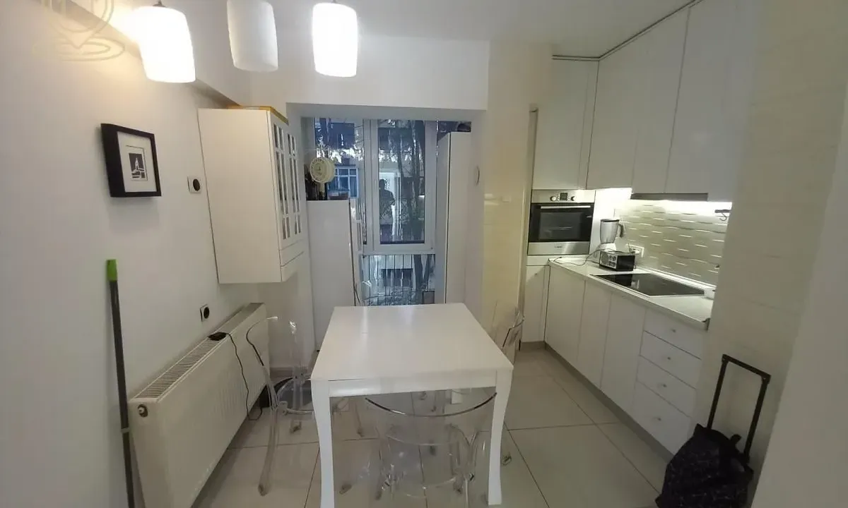 Izdavanje, trosoban stan, 85m², Stari grad, Novi Sad