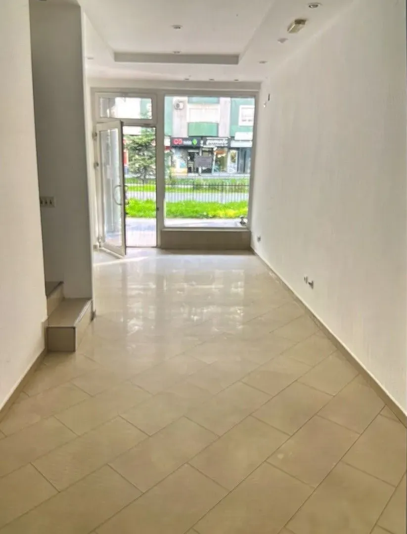 Izdavanje, poslovni prostor, 80m², Stari Aerodrom, Podgorica