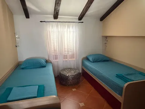 Rent, two bedroom apartment, 96m², Škaljari, Kotor - image 4