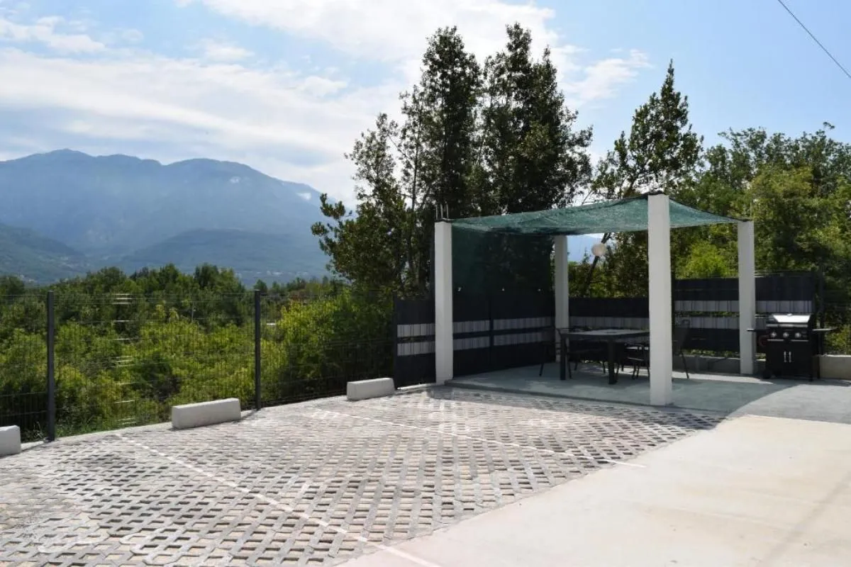Prodaja, kuća, 469m², Đuraševići, Tivat