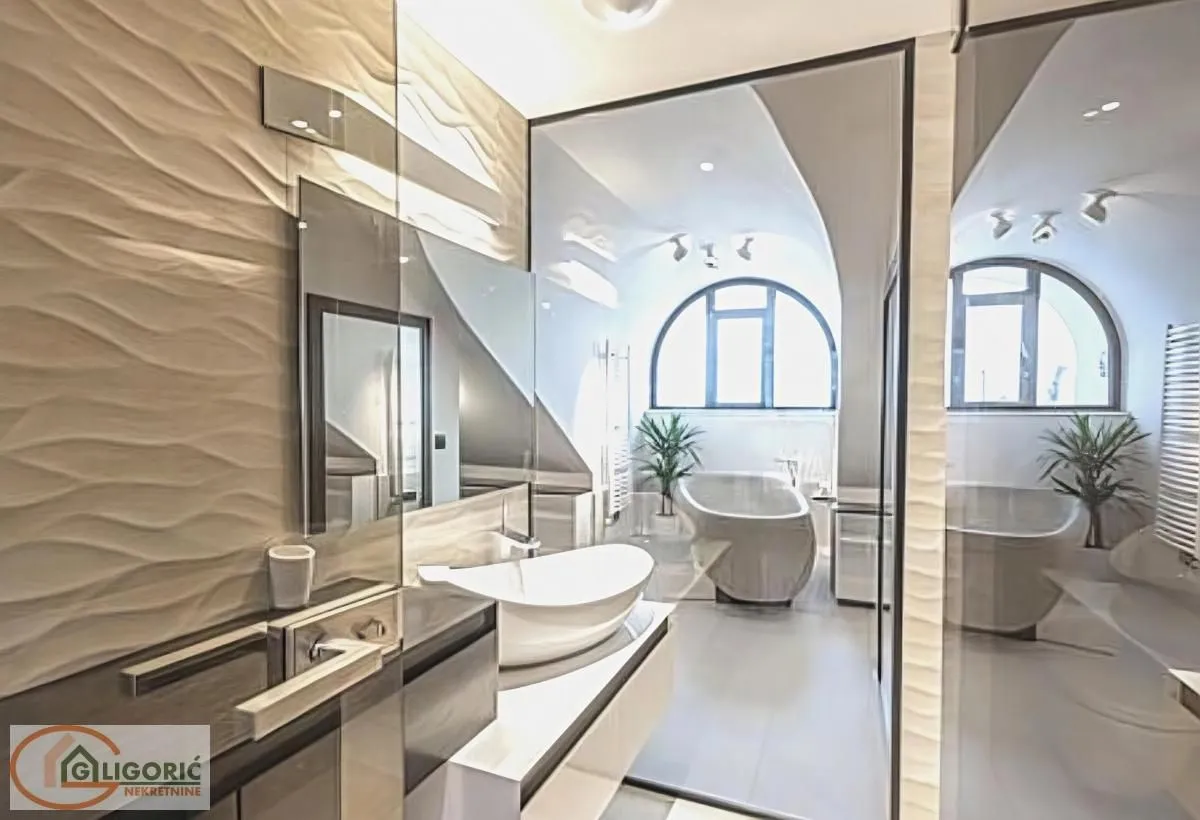 Prodaja, kuća, 305m², Čukarica, Beograd
