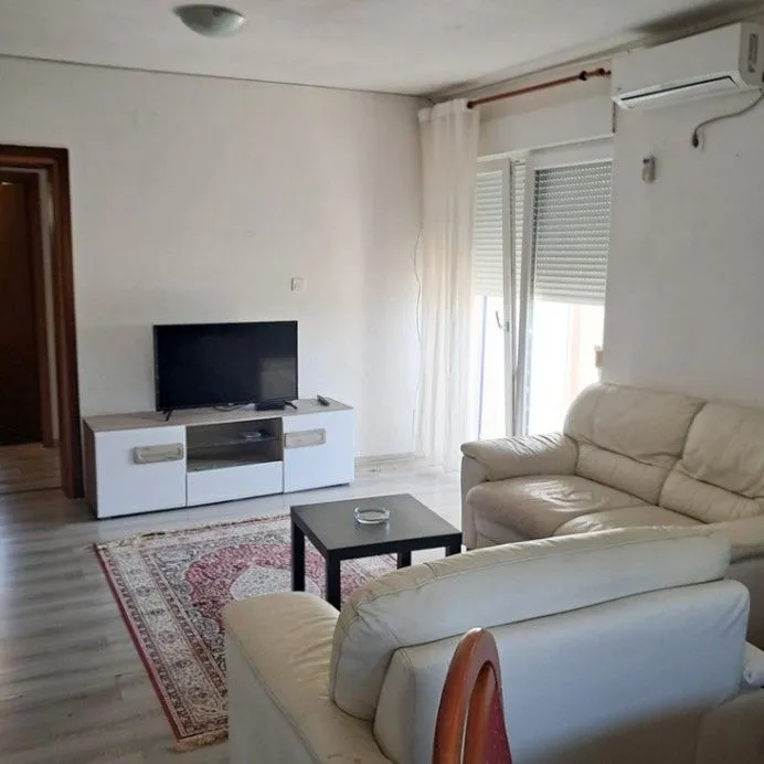 Izdavanje, jednosoban stan, 51m², Tološi, Podgorica