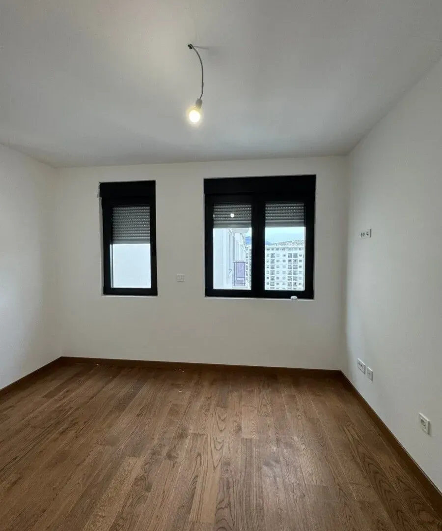 Izdavanje, dvosoban stan, 64m², Kruševac, Podgorica