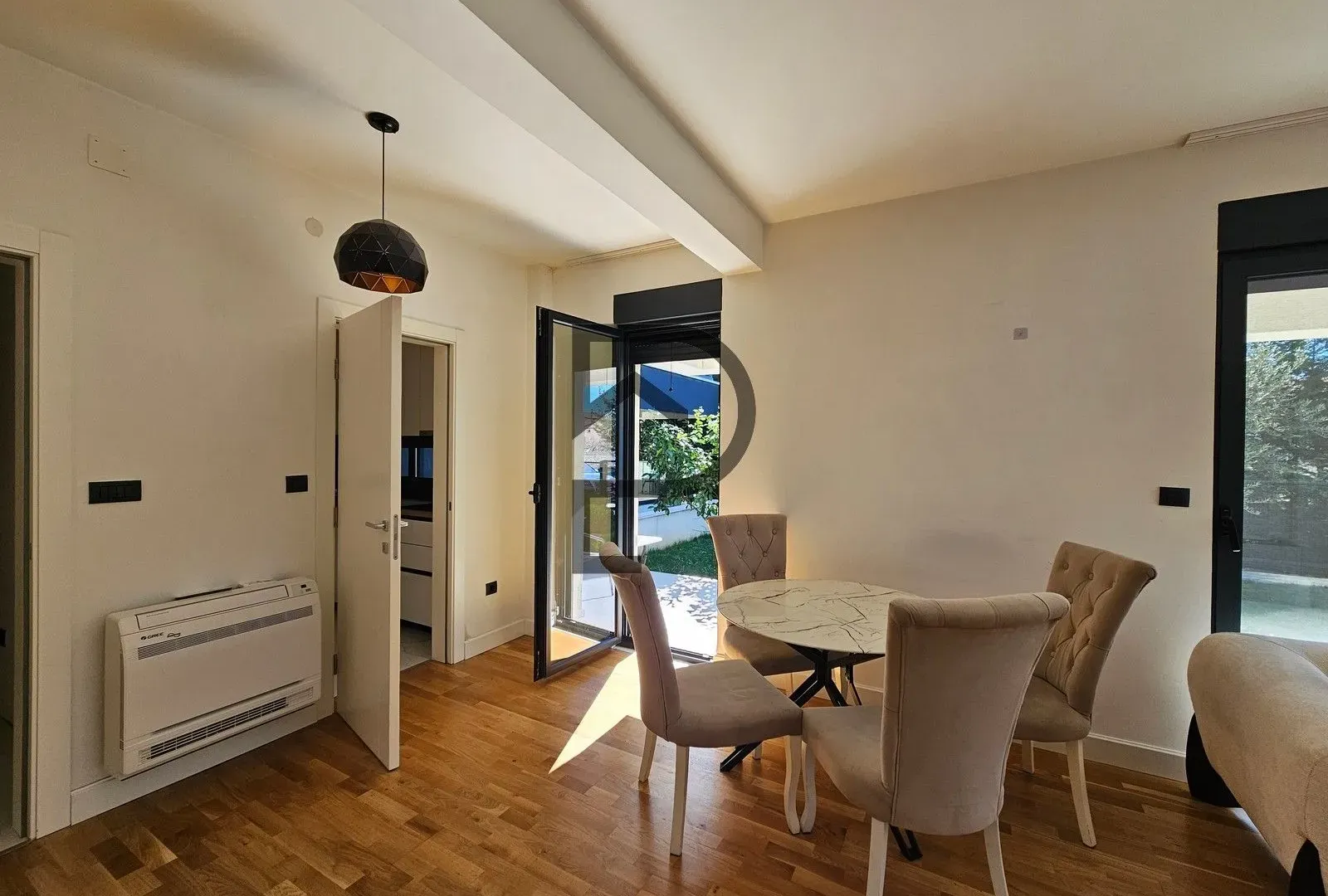 Rent, two bedroom apartment, 100m², Dalmatinska ulica, Podgorica