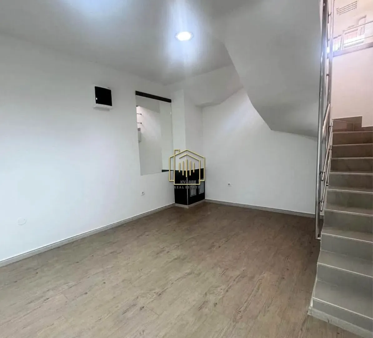 Rent, office space, 54m², Centar, Nikšić