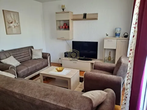 Izdavanje, dvosoban stan, 70m², Preko Morače, Podgorica - image 2