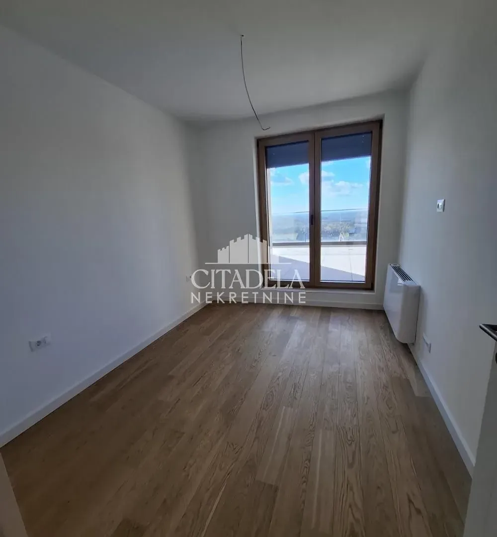 Prodaja, četvorosoban stan, 147m², Čukarica, Beograd