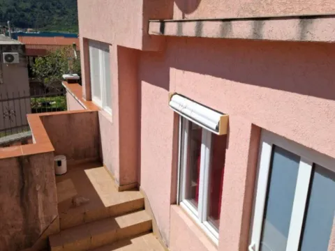 Sale, house, 200m², Dobrota, Kotor - image 2
