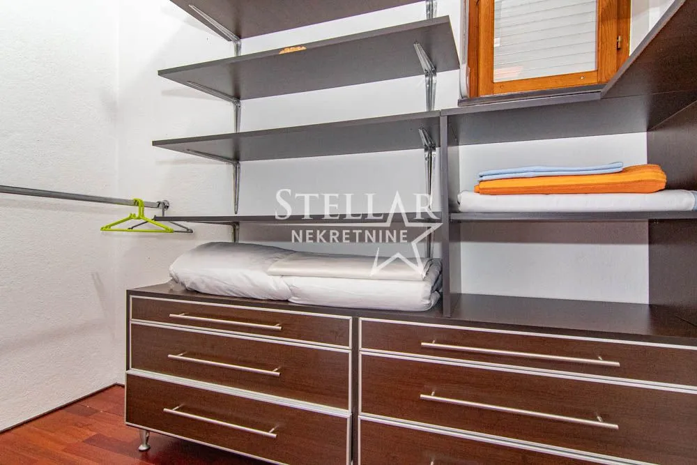 Rent, house, 220m², Tološi, Podgorica