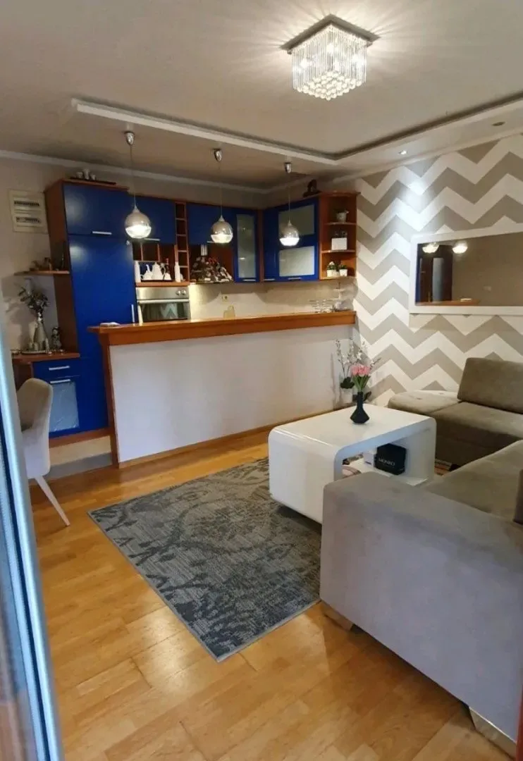 Izdavanje, dvosoban stan, 64m², Pobrežje, Podgorica