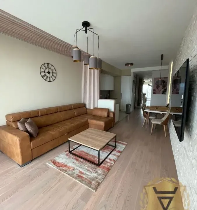 Izdavanje, trosoban stan, 83m², Savski Venac, Beograd