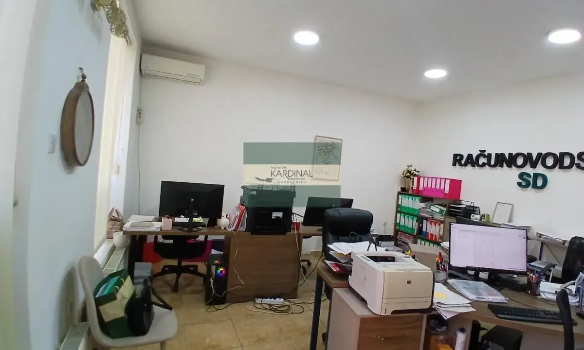 Prodaja, poslovni prostor, 28m², Centar, Jagodina