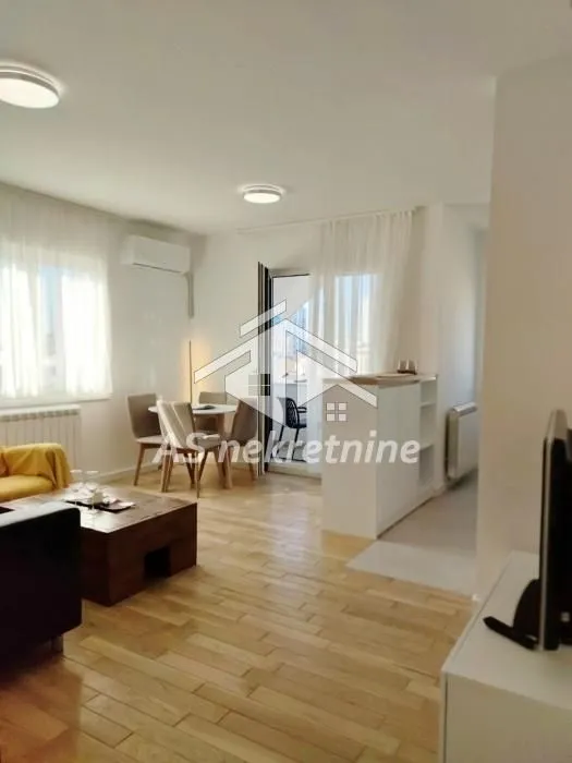 Izdavanje, dvosoban stan, 50m², Lekino Brdo, Voždovac Sve Podlokacije