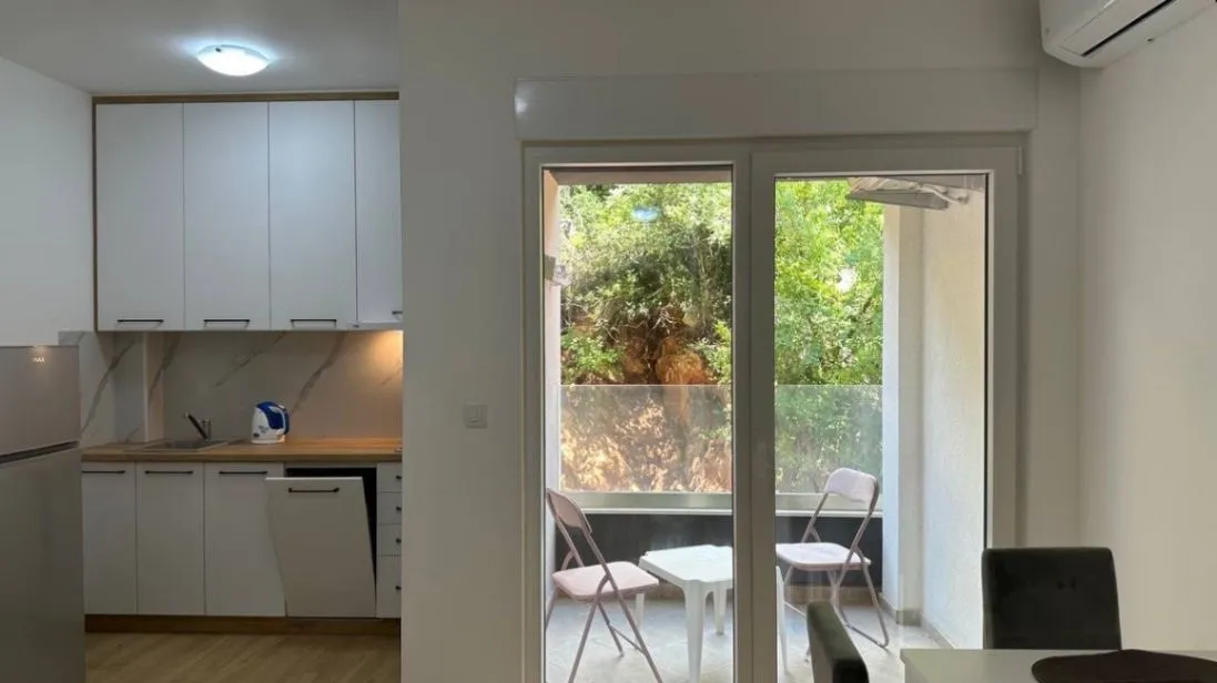 Izdavanje, garsonjera, 30m², Centar, Budva