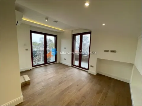 Izdavanje, četvorosoban stan, 174m², Savski Venac, Beograd - image 12