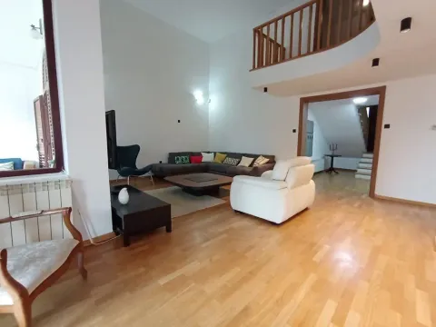 Izdavanje, kuća, 300m², Gorica C, Podgorica - image 27