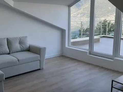 Prodaja, četvorosoban stan, 171m², Dobrota, Kotor - image 10