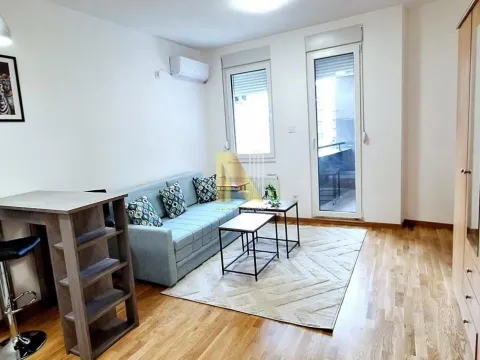 Rent, studio apartment, 29m², Avijatičarsko naselje, Novi Sad Sve Podlokacije